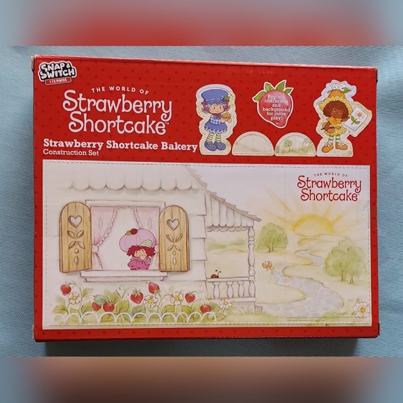 Strawberry Shortcake Bakery Building Blocks Set - Picture 2 of 5